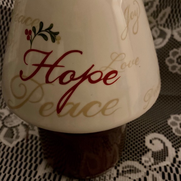 New! Hope/Joy/Love/Peace Candle with Shade - Picture 3 of 7
